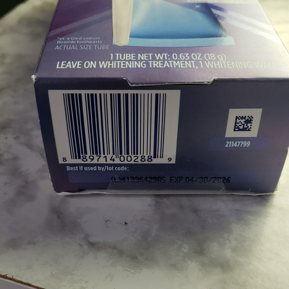 Crest 3D White Daily Whitening Serum - Purple and Blue NiB - Picture 3 of 3
